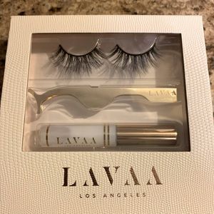 False eyelashes